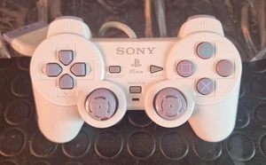 Controller Pad Playstation 1 Colore Grigio Gommini usurati joystick Usato White - Foto 1 di 1