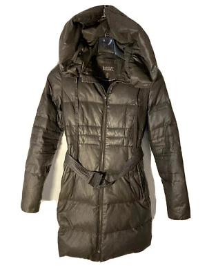 Abrigo acolchado Badgley Mischka para mujer talla S - con capucha y cinturón - marrón oscuro Foto 1 de 4