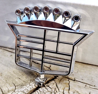 Cadillac Deville D'elegance 1974-76 capó esqueleto adorno escudo emblema ¿Nuevo de Lote Antiguo? Foto 1 de 4