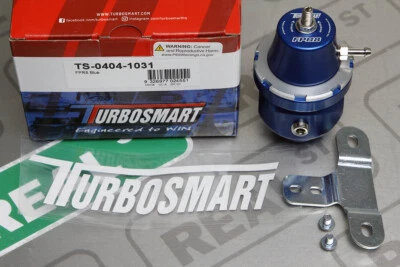Turbosmart FPR8 Fuel Pressure Regulator EFI 1:1 35-80 PSI -8 AN Blue - Image 1 of 4
