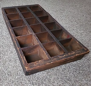 OLD VINTAGE HANDMADE WOODEN STORAGE / TOOL / SPICE / CARD /ORGANIZER TRAY (e7) - Picture 1 of 19