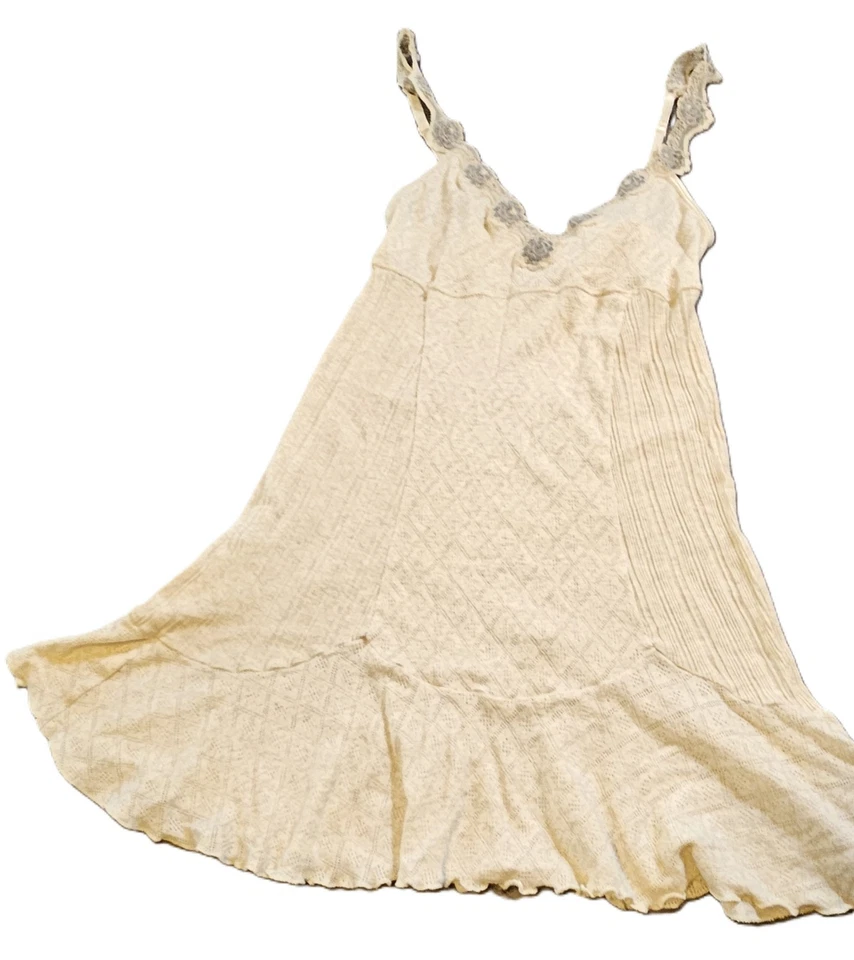 DKNY Lace Trim Slip Tank Top Beige Texture Knit Cami Dressy Boho,Hippie Y2K,90's - Image 1 of 4