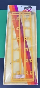 Aurora AFX 7 14" YELLOW GUARD RAILS With NO BAD POSTS NEW On Trees In Blister - Picture 1 of 5