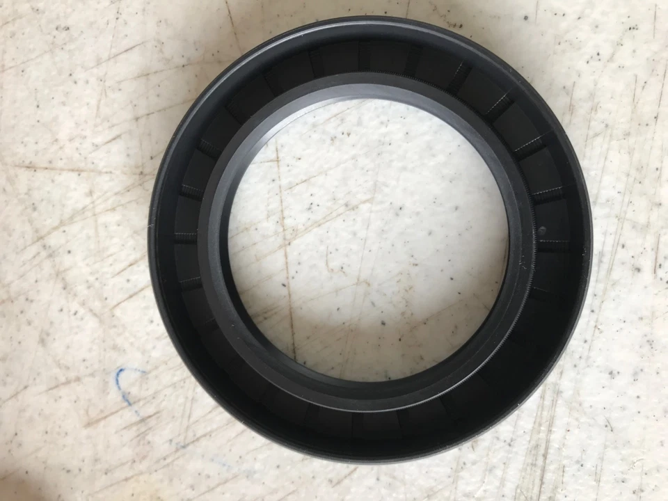 Sello de aceite Bush Hog 70080 se adapta a 49 modelos de cortacéspedes Bush Hog Foto 1 de 1