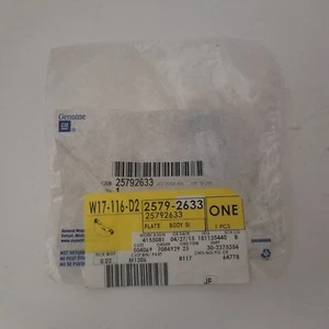 Genuine GM 25792633 "LT" Nameplate Emblem Badge, 2007-2013, New - Picture 1 of 4