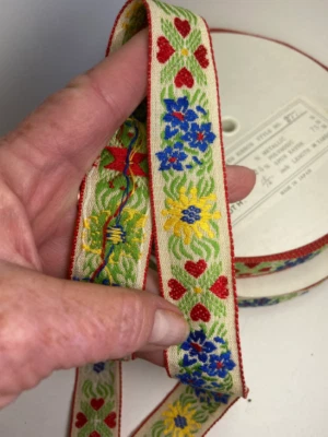 Vintage Scandinavian edelweiss with hearts, jacquard woven trim, 15/16 inch wide - Image 1 of 4