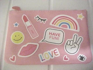 IPSY Glam Tasche 2021 Schminkkoffer Pink Have Fun Love Regenbogen Symbole 7" x 5" Reißverschluss - Bild 1 von 6