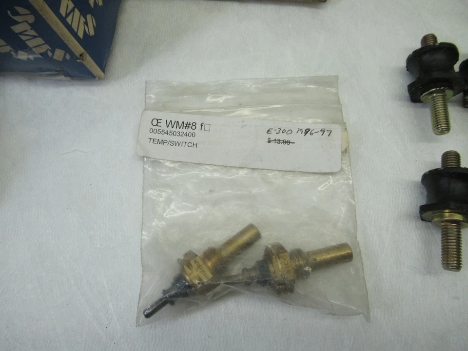 Vintage Mercedes E300 Diesel Coolant  Temperature Sensor, 005 545 03 24 - Image 1 of 4