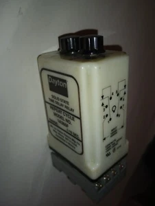 NEW GENUINE DAYTON 1A366F SOLID STATE TIME DELAY RELAY .1-10 SEC & SOCKET 5X852E - Picture 1 of 7