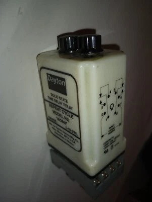 NEW GENUINE DAYTON 1A366F SOLID STATE TIME DELAY RELAY .1-10 SEC & SOCKET 5X852E - Image 1 of 4