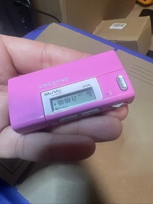 CREATIVE MuVo V100 Portable MP3 Music Player RARE PINK 2GB - Image 1 of 4