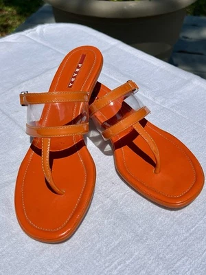 Sandalias PRADA Cuero Transparente PVC Tanga Gatito Tacón EU 37, Naranja  Foto 1 de 4