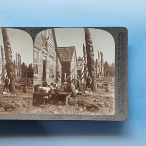 Tótems de pueblo nativo americano foto real Klinkwan Alaska Stereoview C1895 - Imagen 1 de 3