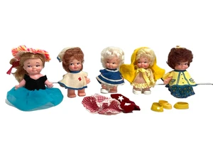 Cinco muñecas Uneeda PEE-WEE de colección con ropa y zapatos surtidos - Imagen 1 de 19