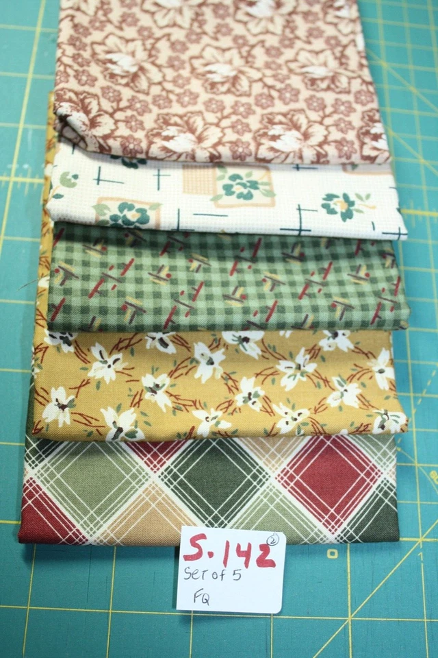 RJR Thimbleberries CINCO cuartos de grasa oro verde rojo fuera de stock Foto 1 de 1