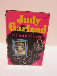VTG HARDBACK BOOK JUDY GARLAND THE HOODOO COSTUME BY KATHEYN HEISENFELT 1945 - Foto 1 di 9