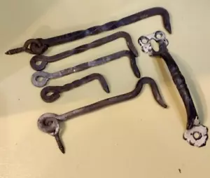 ANTIQUE FIVE WROUGHT IRON DOOR HOOKS AND DOOR HANDLE COUNTRY BARN FARM HOUSE - Picture 1 of 2