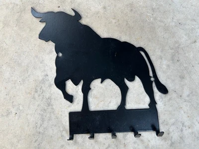 Llavero de metal de colección en forma de toro con 5 ganchos, 6-5 pulgadas x 5 pulgadas, de España Foto 1 de 4