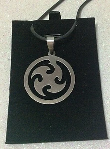 HALSKETTE ANHÄNGER STAHL UND KAUTSCHUK KLINGEN NINJA SHURIKEN NECKLACE MODE - Bild 1 von 2