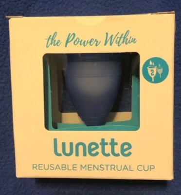 Copa Menstrual Reutilizable Lunette Coral Modelo 2 Para Flujo Normal a Pesado en Azul Foto 1 de 2