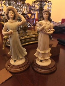 VINTAGE CAPODIMONTE FIGURINE SET OF 2 - Picture 1 of 11