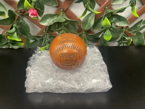 Pelota de madera coleccionable Busch Stadium 2005 St Louis Cardinals - Imagen 1 de 3