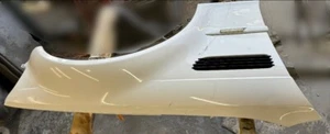 2002-2006 TWO BMW M3 FENDERS (WHITE) - Picture 1 of 4