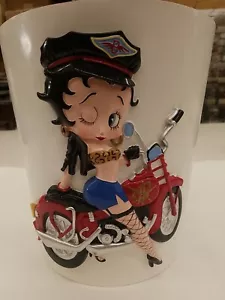 Set 2 pezzi Wink Betty Boop biker bagno cestino rifiuti bicchiere spazzatura 2007 - Foto 1 di 13