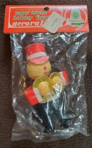 Vintage Commodore Paper Mache 5" Figura Natalizia Decorazione Albero di Natale Ornamento - Foto 1 di 5