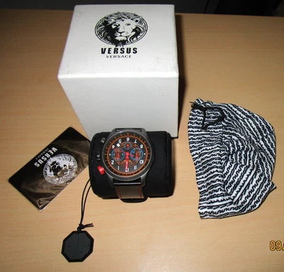 VERSACE VERSUS 50M SOHO CHRONOGRAPH BLACK RED DIAL LEATHER BAND WATCH 3C7300 - Image 1 of 4