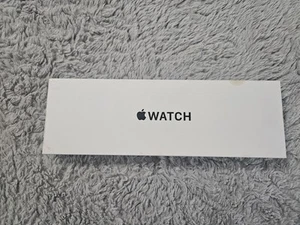New Apple Watch SE 2nd Gen 40mm GPS Starlight w/ Sports Band S/M - Zdjęcie 1 z 5