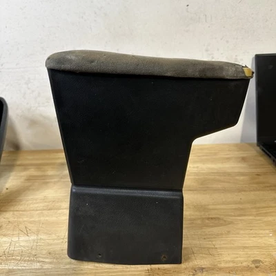 Apoio de braço central OEM 1988-1991 Honda Civic CRX EF EF7 EF8 US EDM JDM Si SiR DX HF - Imagem 1 de 3