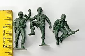 Figuras de combate Mattel 1966 de colección comandante soldado de plástico sentado de pie - Imagen 1 de 6