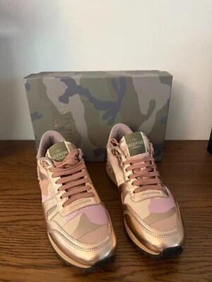Valentino GaravaniRockstud Zapatillas Camuflaje Foto 1 de 4
