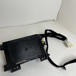 Chargeur sans fil Hyundai Tucson 2021 OEM 95560-P0000 - Photo 1 sur 9