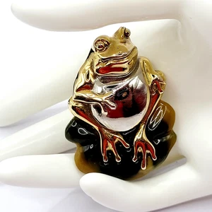 Chubby Frog on Colored Lucite Lily Pad Two Tone Metal Figural Vintage Brooch Pin - Picture 1 of 24