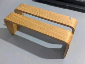 Nordic Appeal Oak Wood MacBook Vertical Desk Stand - Bild 1 von 4