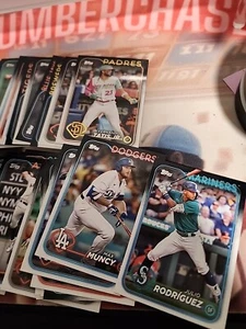 2024 Topps Serie 1 Basis, 48 Karten Lot - Bild 1 von 4