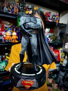 Liga de la Justicia Batman Estatua LED 20 cm Superhéroe Coleccionable Figura de Acción Juguetes - Imagen 1 de 9