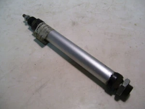 NUEVO CILINDRO NEUMÁTICO P3268 PNEUMAX/INVICTA 1261.25.45 25MM DIÁMETRO X 45MM CARRERA - Imagen 1 de 5