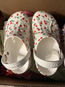 Crocs Baya Clog Cherries Graphic Unisex Big Kids Juniors J3 eXcellent Authentic - Picture 1 of 4
