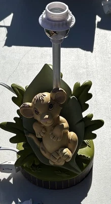 Base de lámpara vintage años 90 Disney LION KING SIMBA bebé guardería funciona Foto 1 de 4