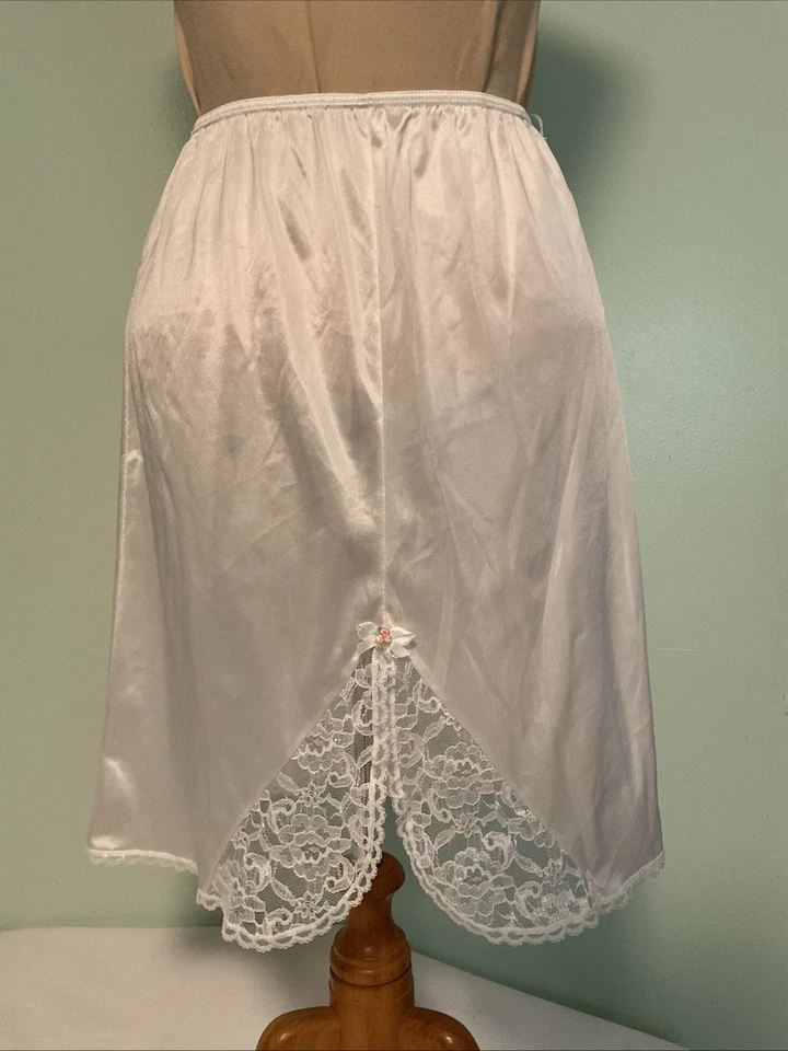 Medio Slip Ashley Taylor de nailon blanco vintage sedoso talla M femenino EE. UU. Foto 1 de 4