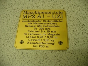 Namensschild für Modellständer oder Diorama - Maschinenpistole  MP2 A1 - UZI - Bild 1 von 5