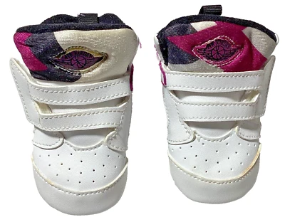 Zapatilla deportiva de baloncesto Air Jordan Baby blanca negra púrpura con correa talla 1 C Foto 1 de 4