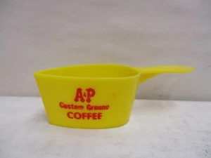 Vintage A&P Custom Ground Yellow Coffee Plastic Measuring Scoop Spoon - Picture 1 of 9