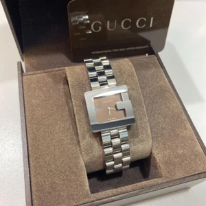 Reloj GUCCI 3600L G 24mm Cuadrado Cuarzo Mujer Esfera Marrón Plateado Caja de Trabajo - Imagen 1 de 10