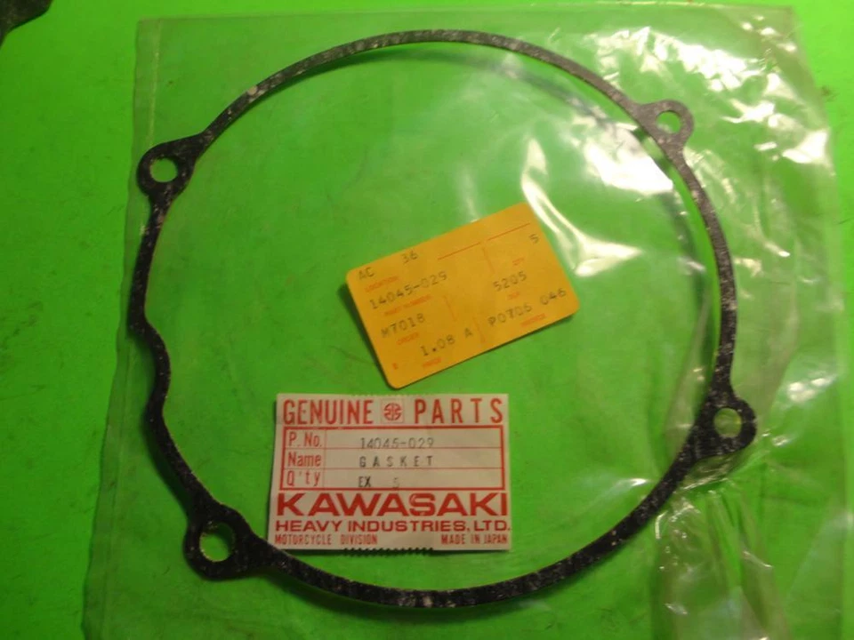 Nuevo de Lote Antiguo Fabricante Original Kawasaki 1977 KZ650 B1 C1 JUNTA CUBIERTA MOTOR IZQUIERDA 14045-029 Foto 1 de 1