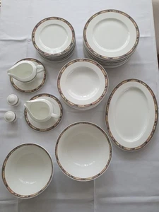 schickes Essgeschirr für 11/12 Personen mit Zubehör Leonard von Hutschenreuther - Bild 1 von 9