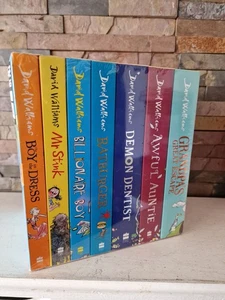 The World of David Walliams - The Super Seven - Big Boxset 7 Books - NEW. - Picture 1 of 2